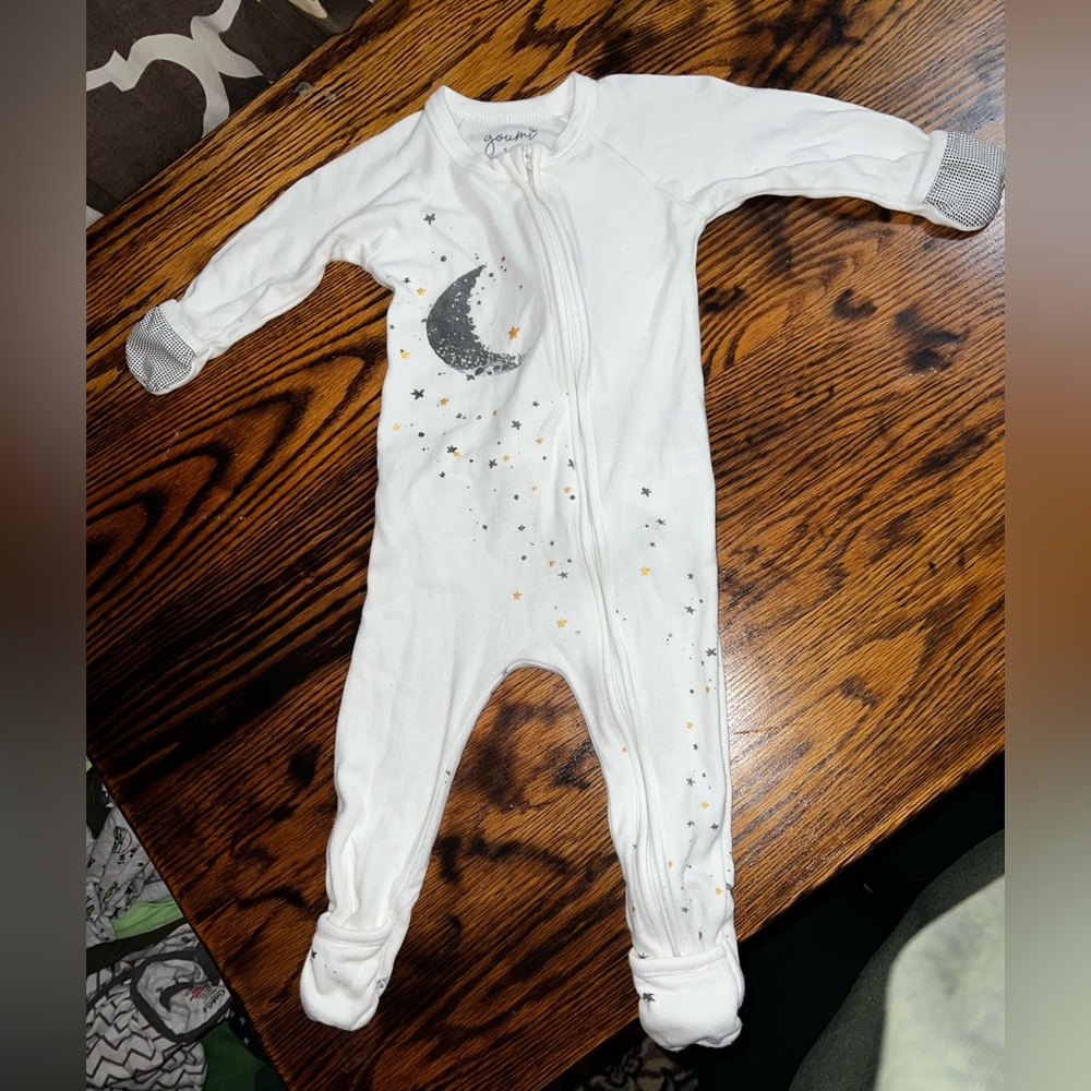 Goumi footies size 3-6months